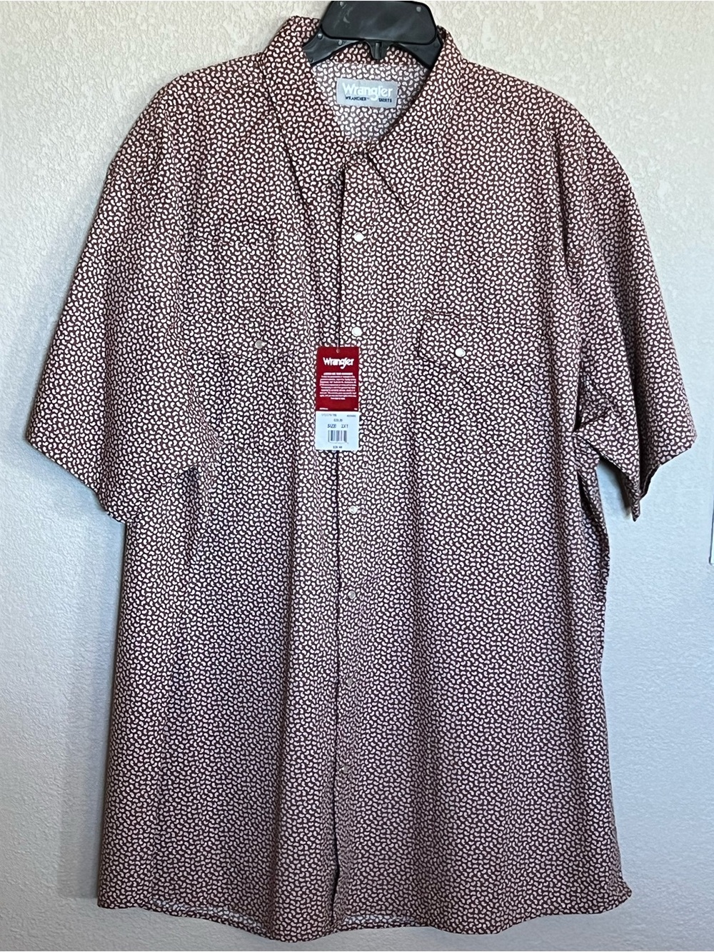 Wrangler Men's Short Sleeve Pearl Snap Button-Up Shirt in Brown Paisley Print